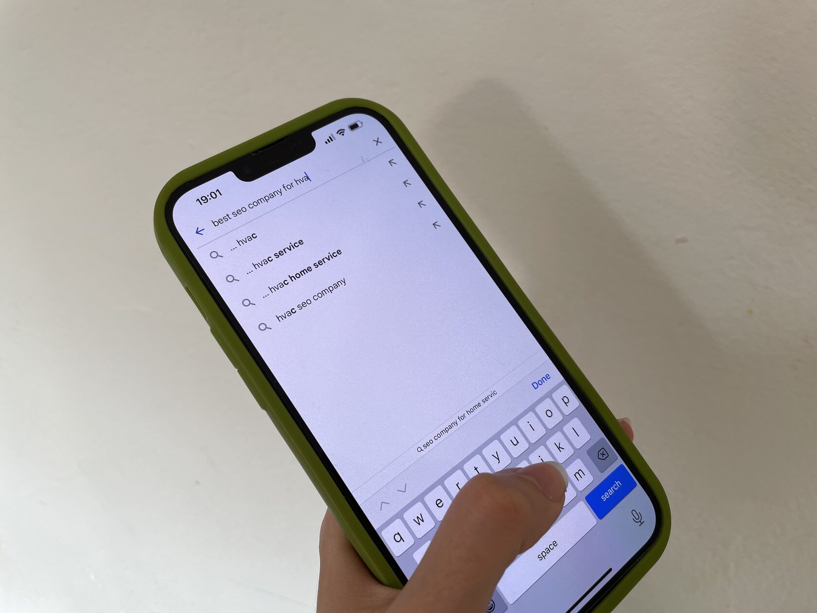 A customer looking for the answer to the question how to choose an seo company