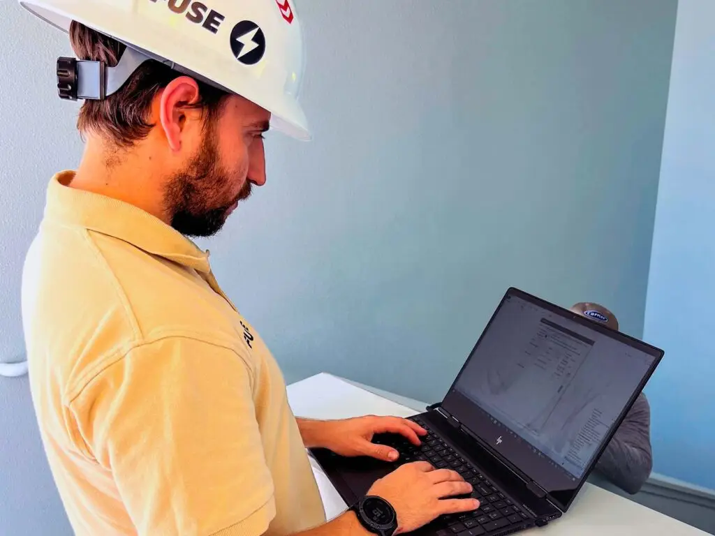 hvac technician doing email marketing for home services